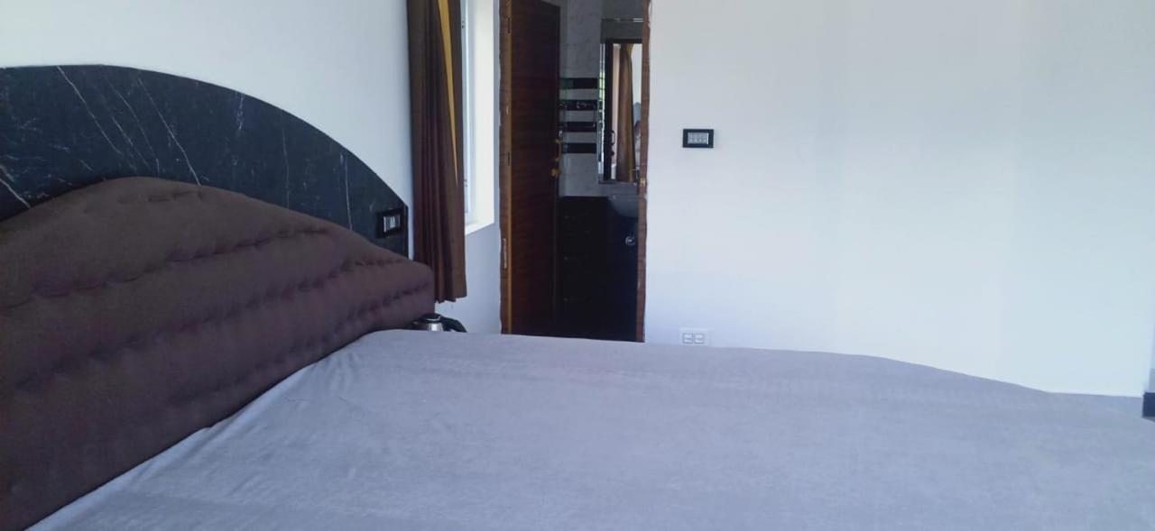Sandy Luxury 4 Bhk