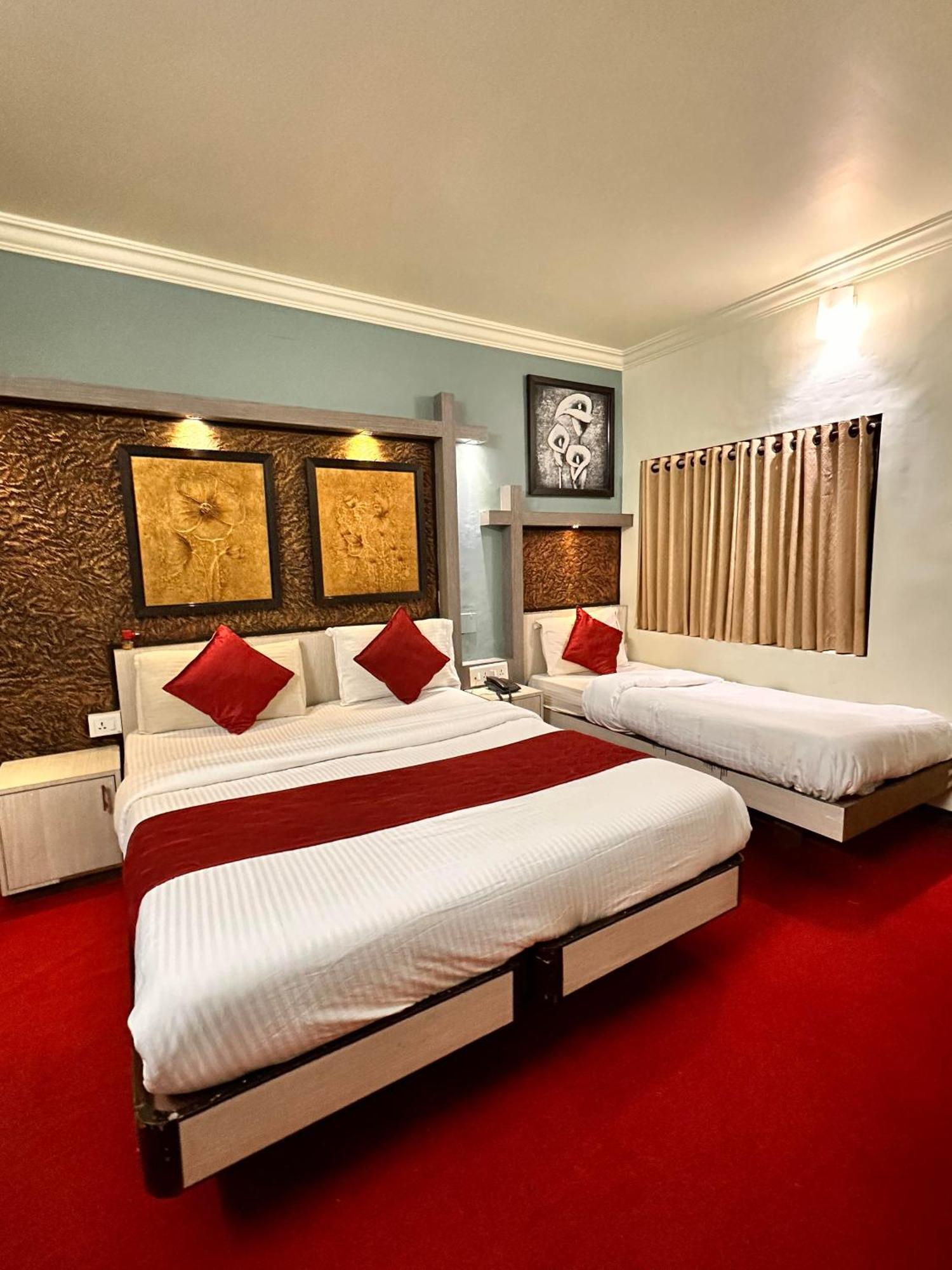 Hotel Palace *