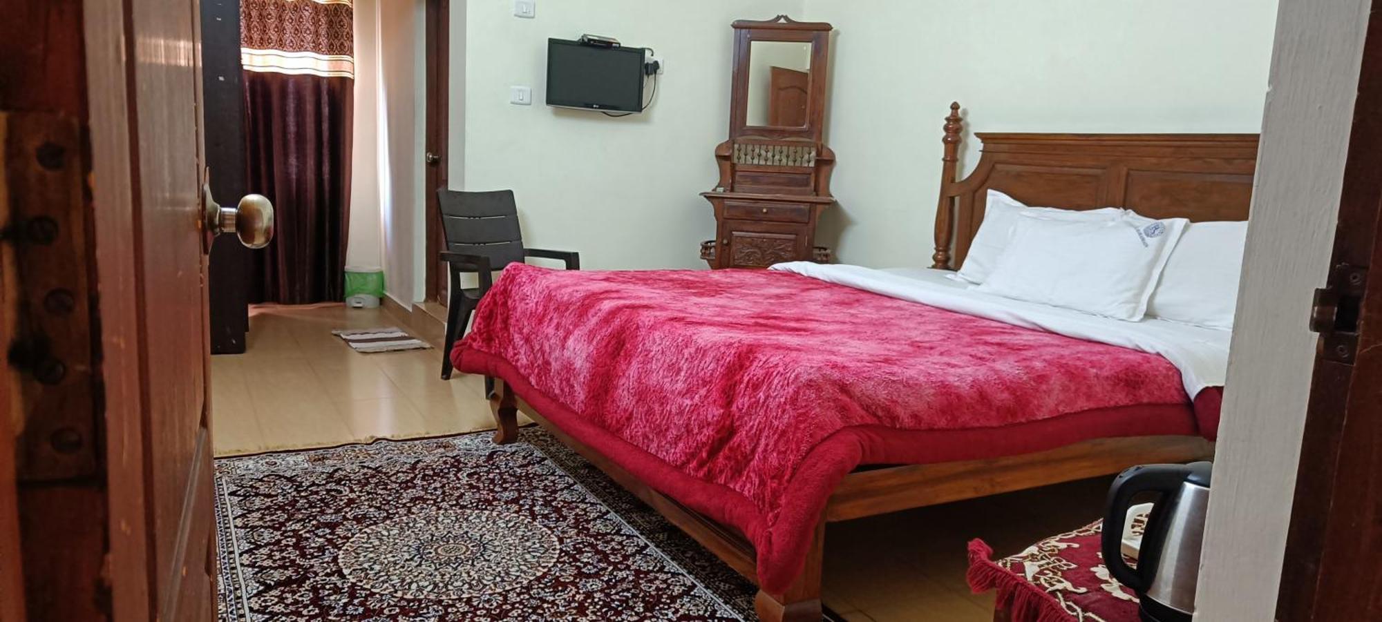 Al Safa Un -married And Stag Groups Not Allowed Ooty