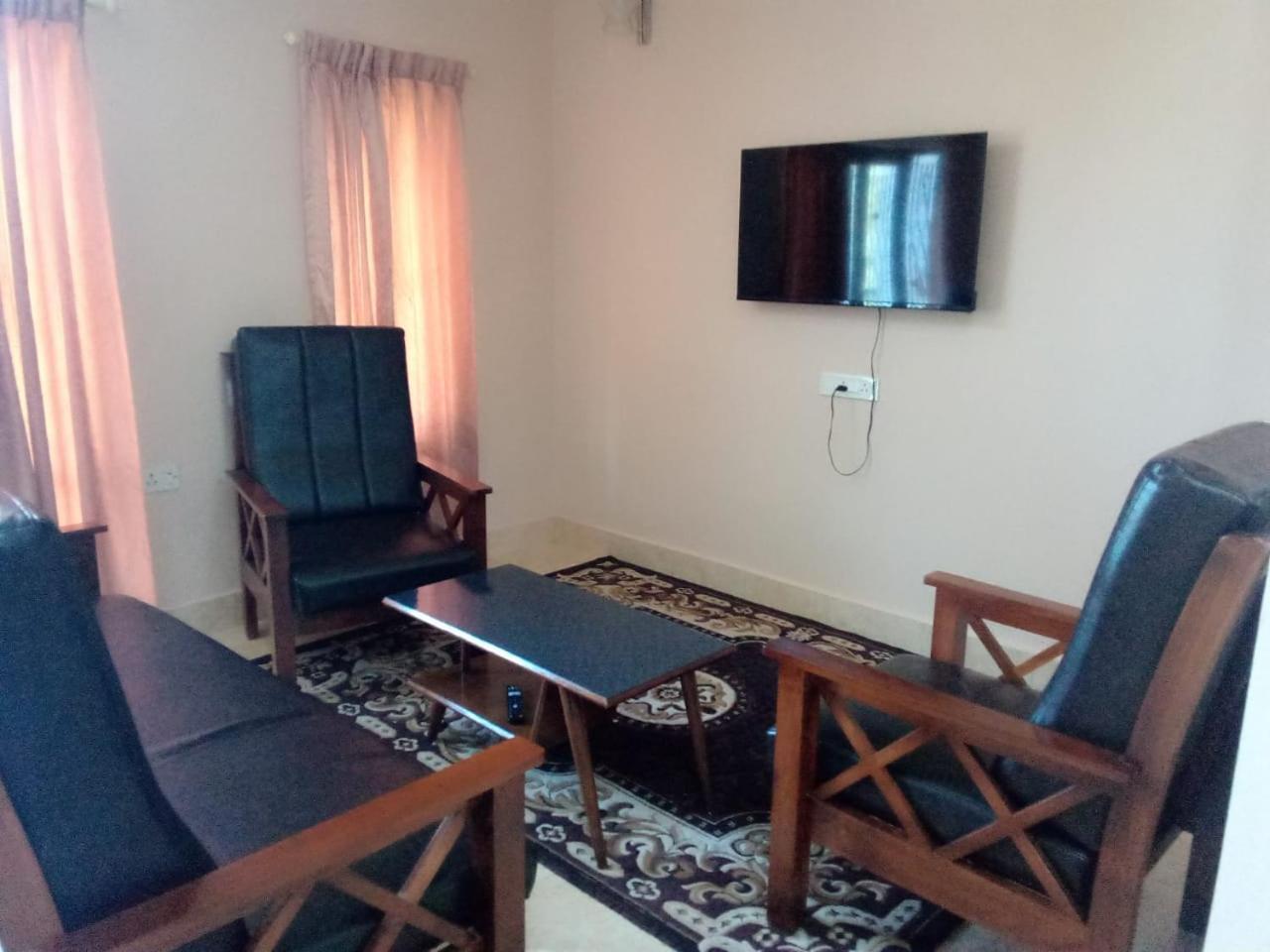 Rosewood 2 * Ooty