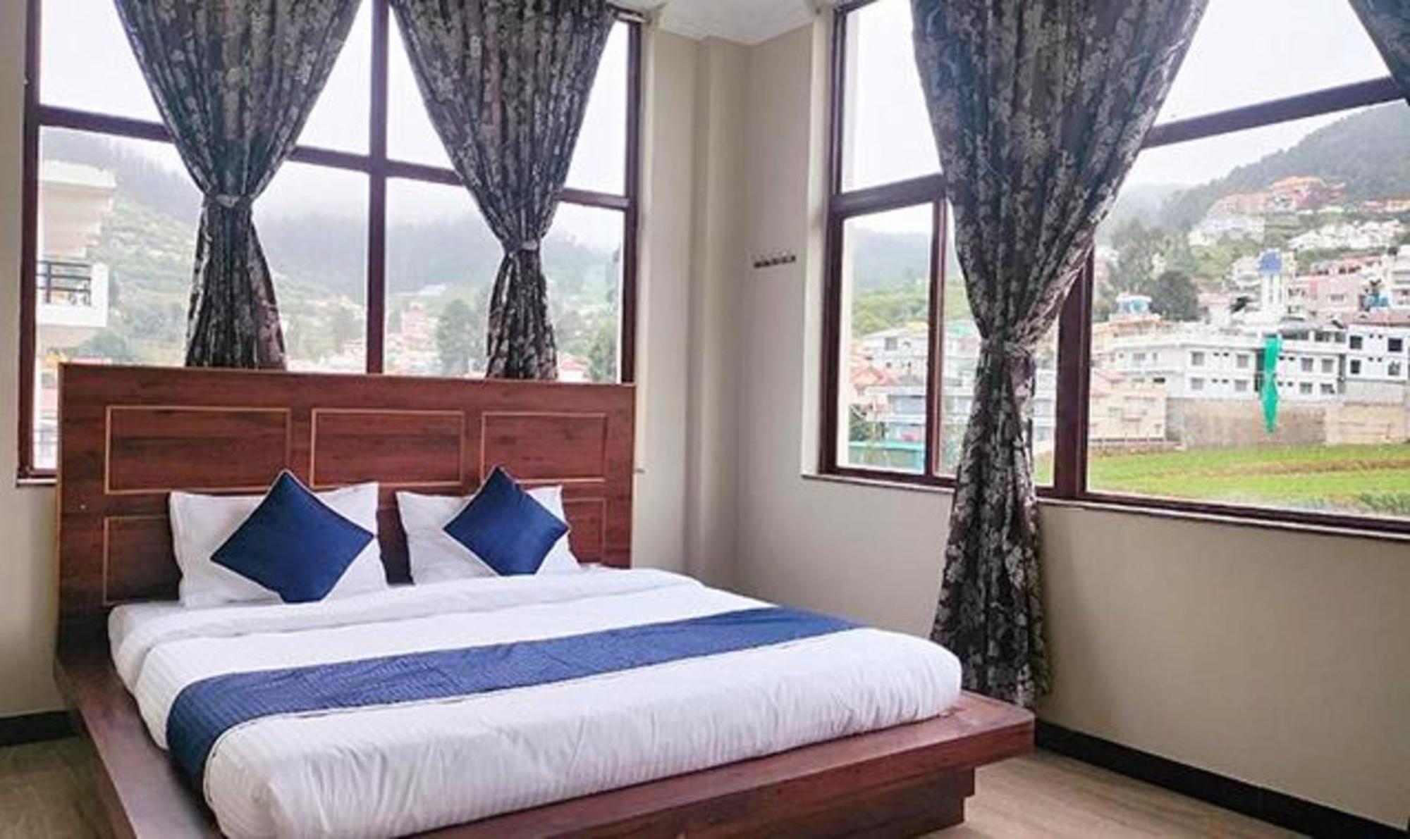 Hotel Fabexpress A2p Palace - Nr Botanical Garden