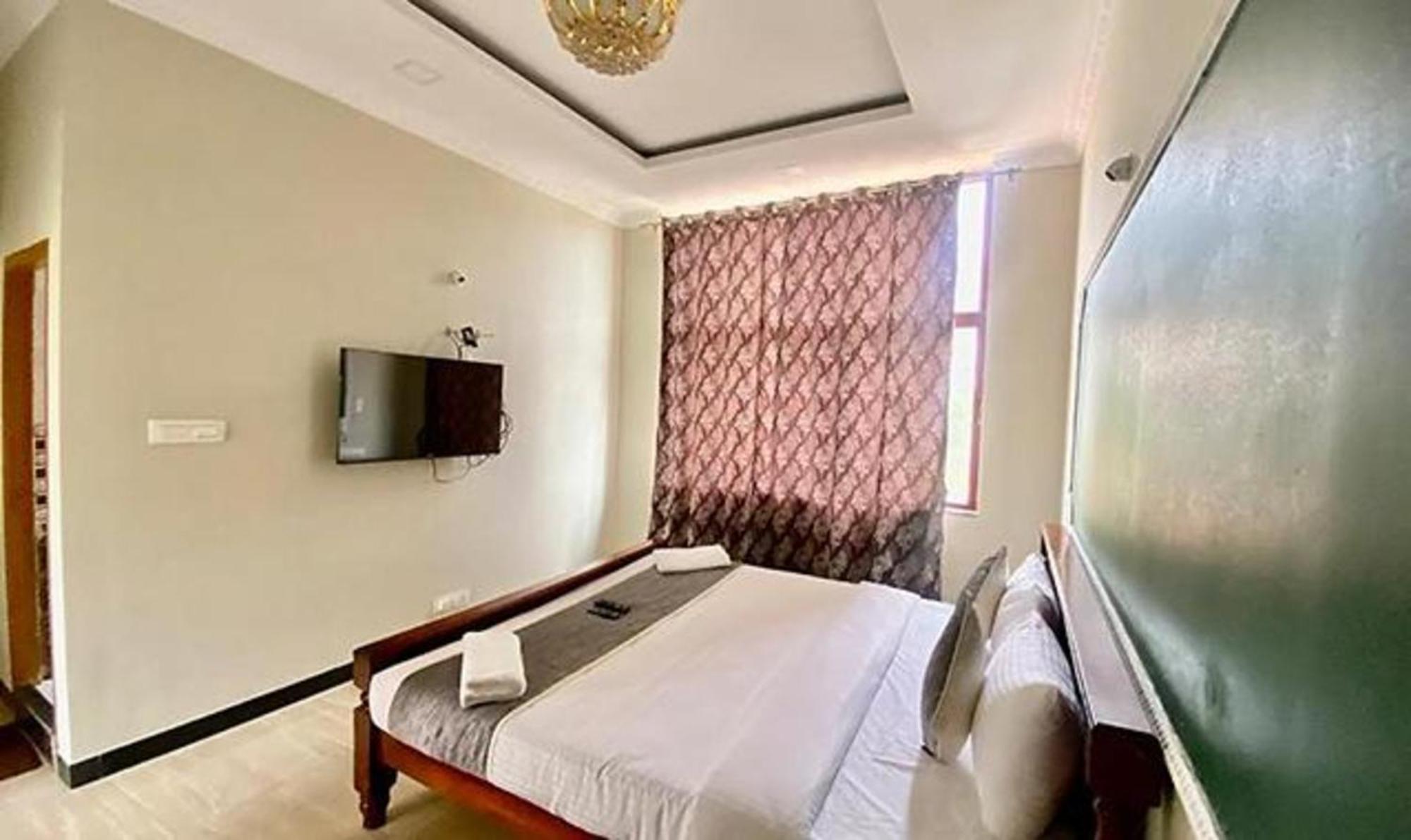 Fabexpress A2p Palace - Nr Botanical Garden 3* Ooty