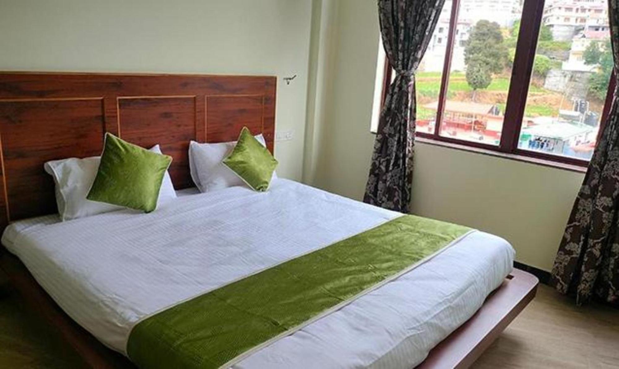 Fabexpress A2p Palace - Nr Botanical Garden 3*