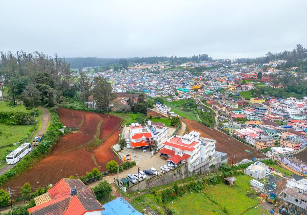 Resort Kemp's Cave By Voye Homes - Premium In Town With Amazing View And Amenities Ooty