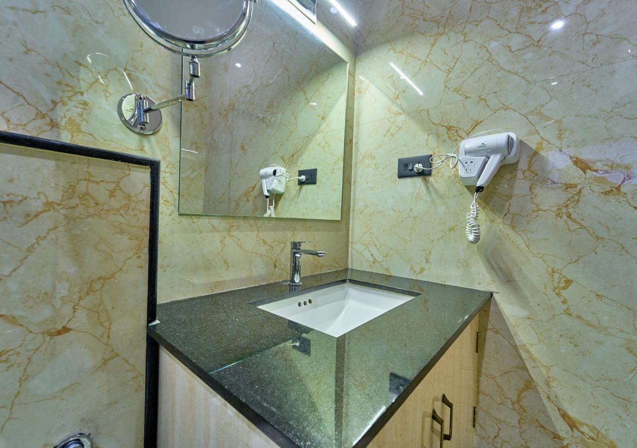 Kemp's Cave By Voye Homes - Premium In Town With Amazing View And Amenities Resort Ooty