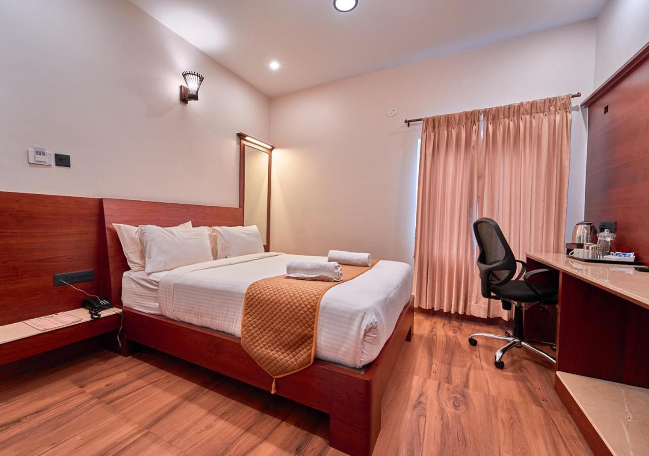 Kemp's Cave By Voye Homes - Premium In Town With Amazing View And Amenities Ooty