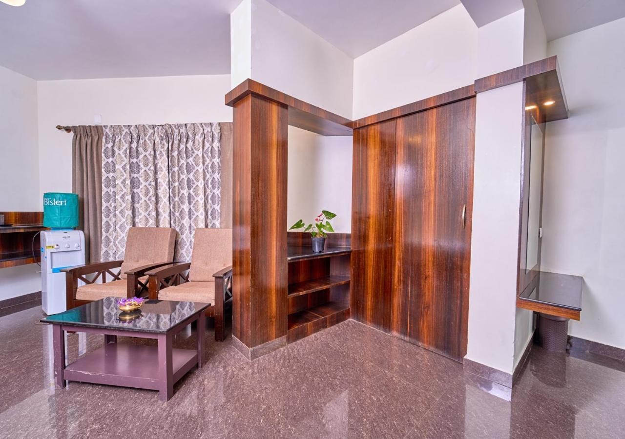 Kemp's Cave By Voye Homes - Premium In Town With Amazing View And Amenities Resort Ooty