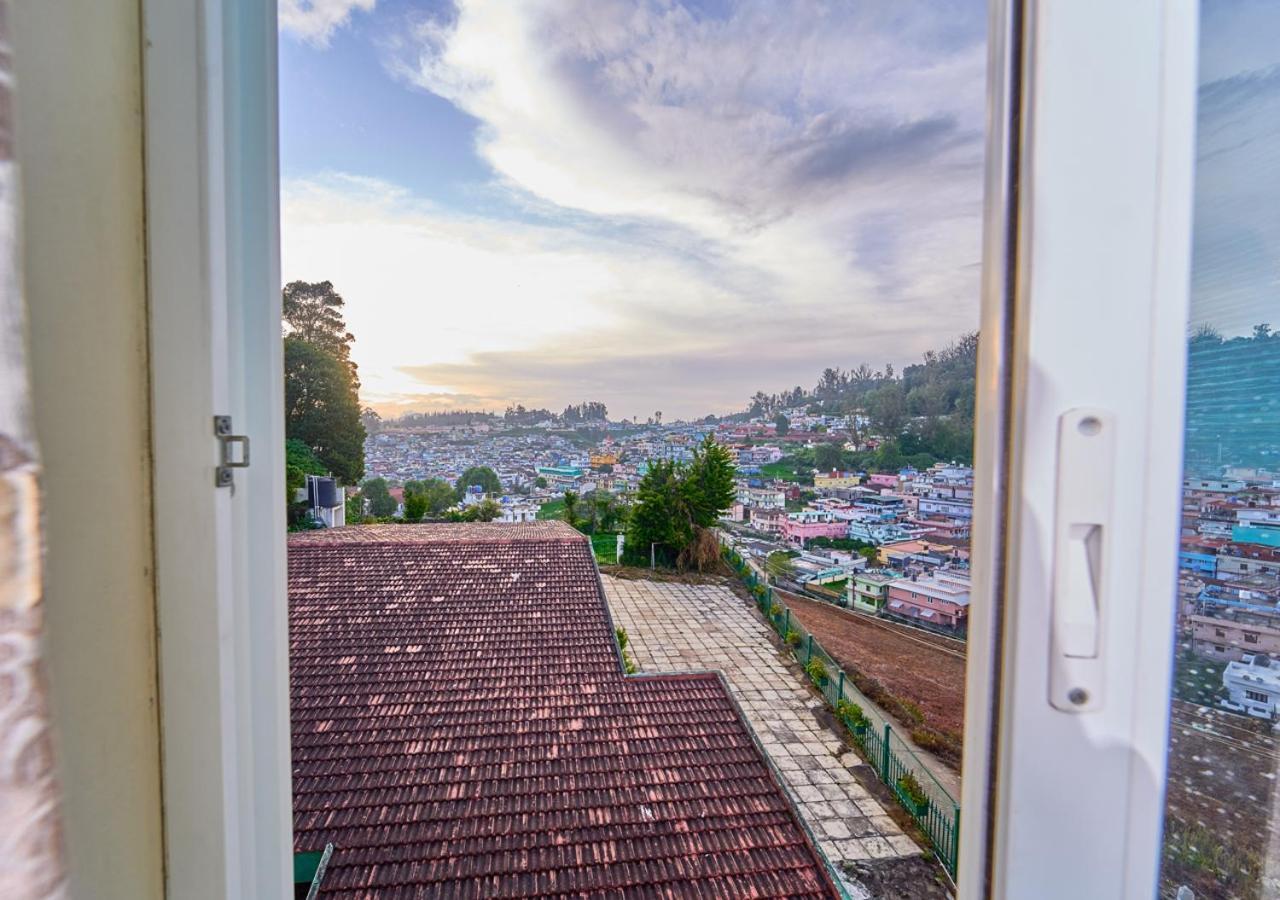 Kemp's Cave By Voye Homes - Premium In Town With Amazing View And Amenities Ooty