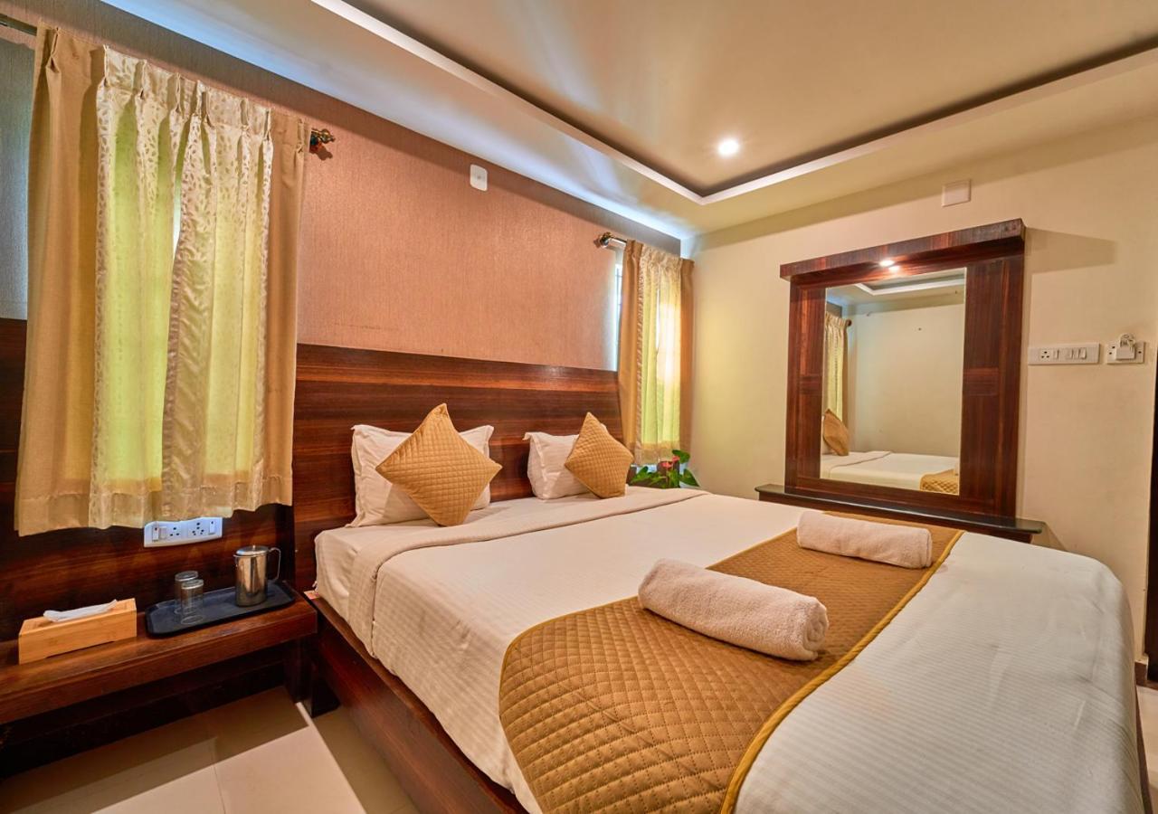 Kemp's Cave By Voye Homes - Premium In Town With Amazing View And Amenities Ooty