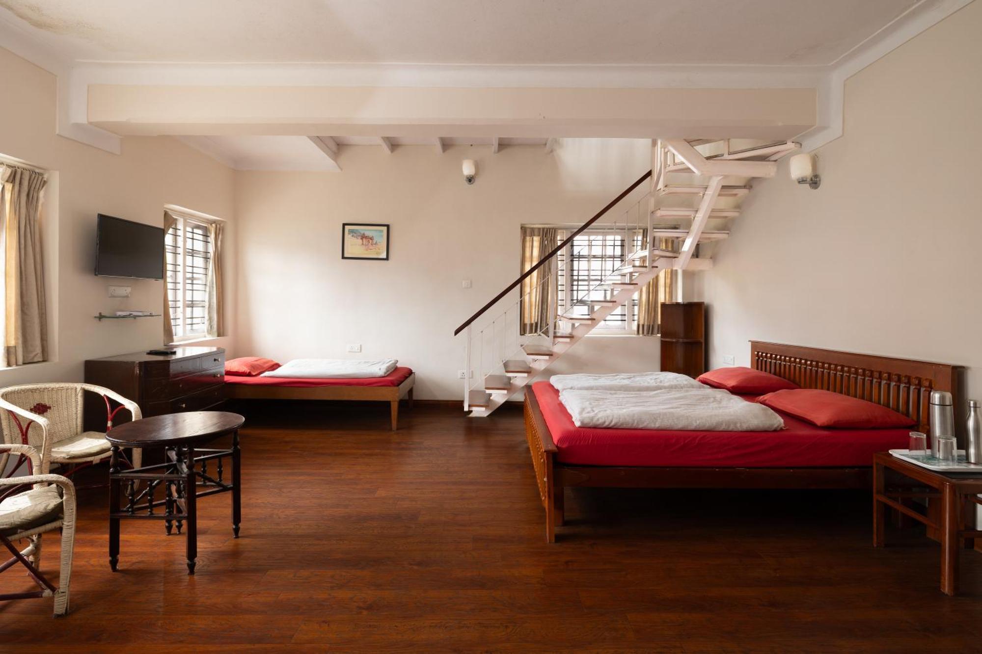 Colonels Homestay *