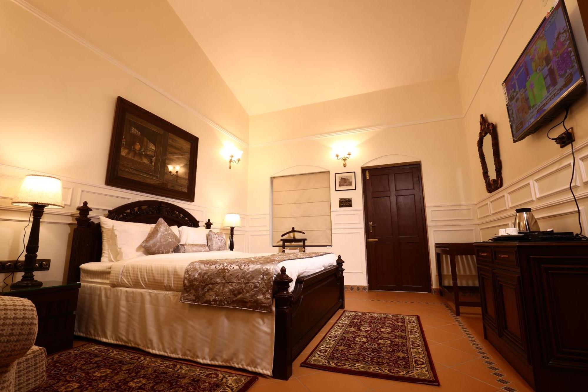 7 Bhk Luxury Heritage - Rock Villa *