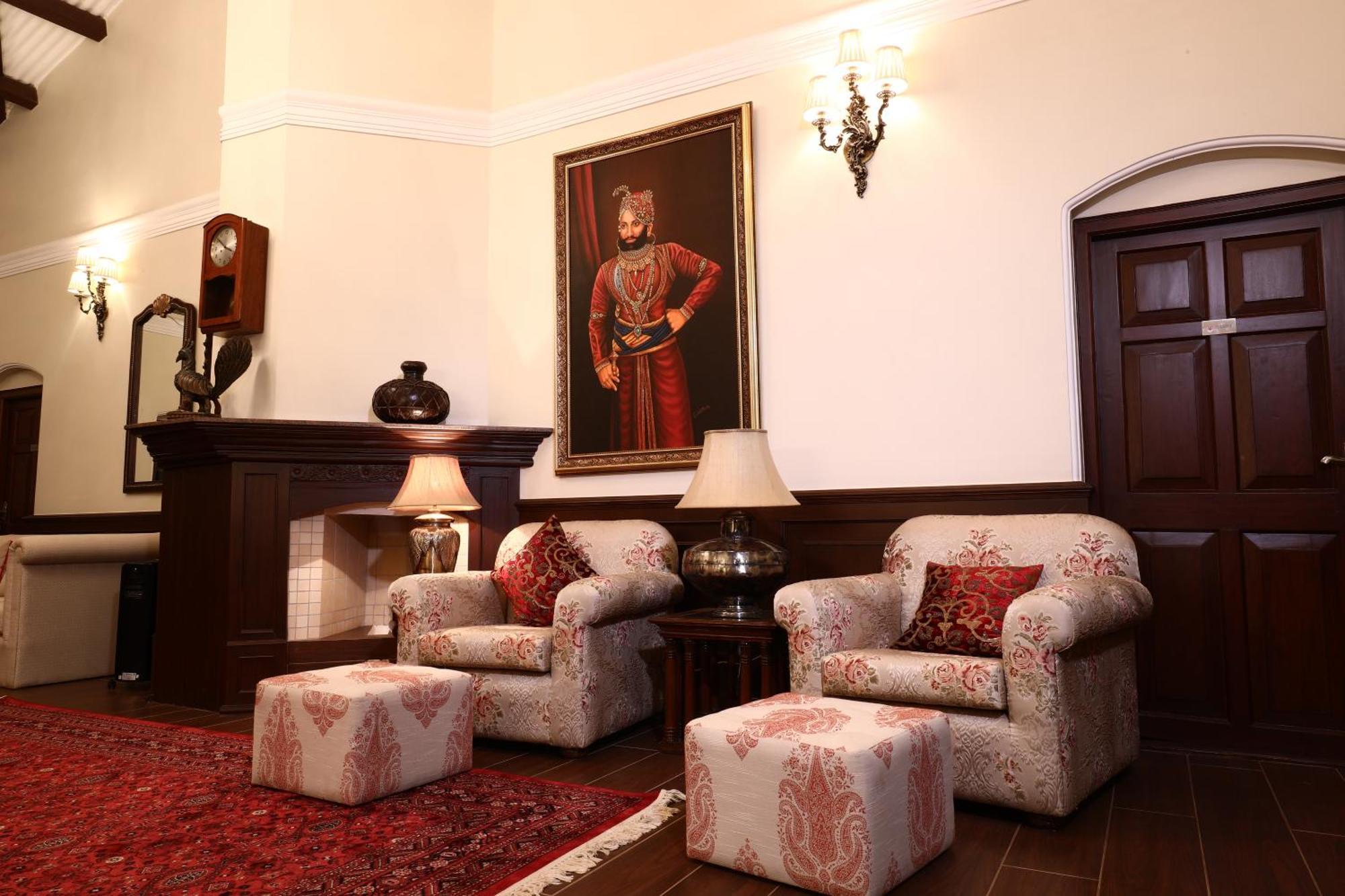 7 Bhk Luxury Heritage - Rock Villa