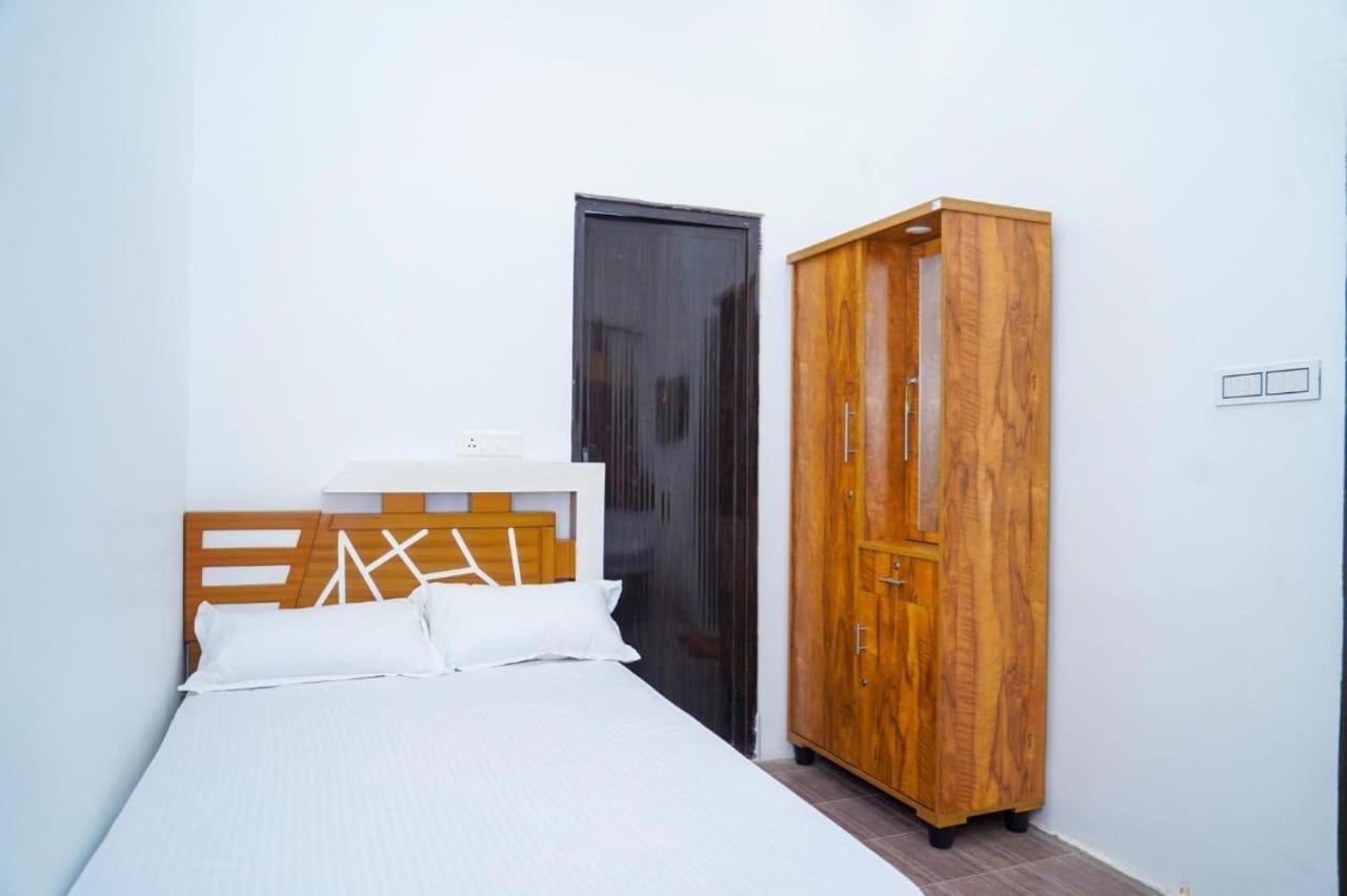 Kj Guest house *