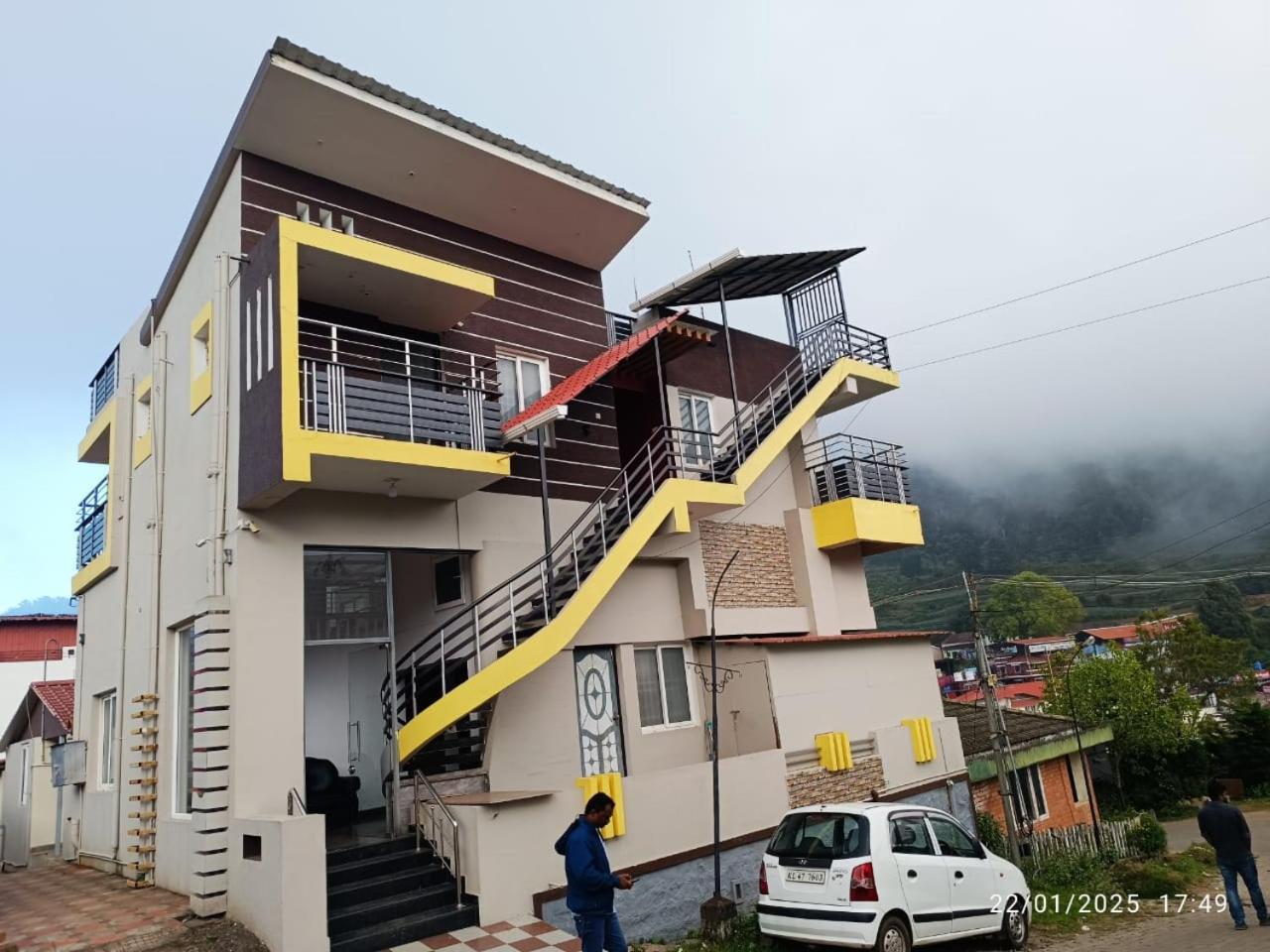 Hotel Queenhill Residency 2