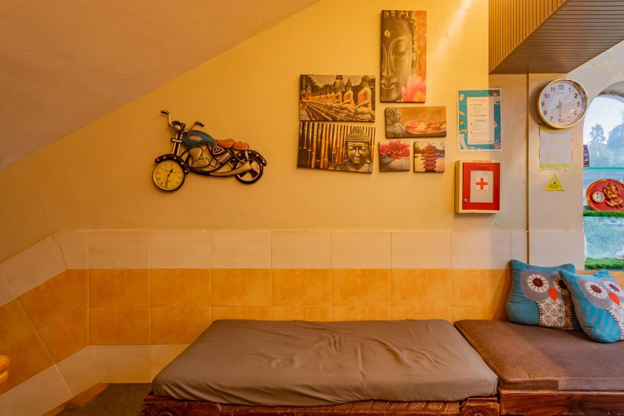 Ganga's Sri Balaji Guest house *
