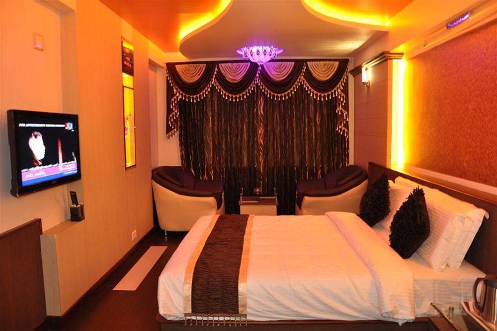 Astoria Residency Hotel 2*