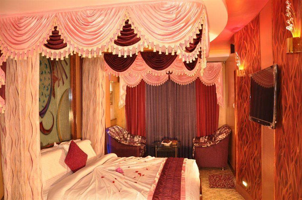 Hotel Astoria Residency 2*