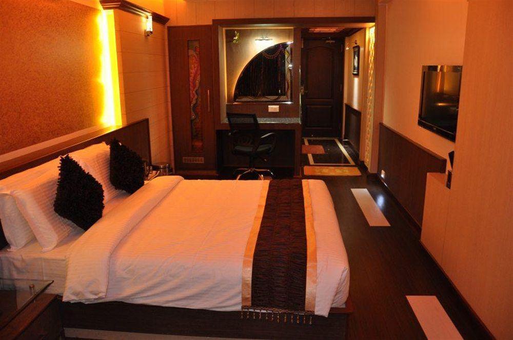 Hotel Astoria Residency