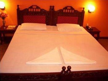 Inn Charing Cross 2*