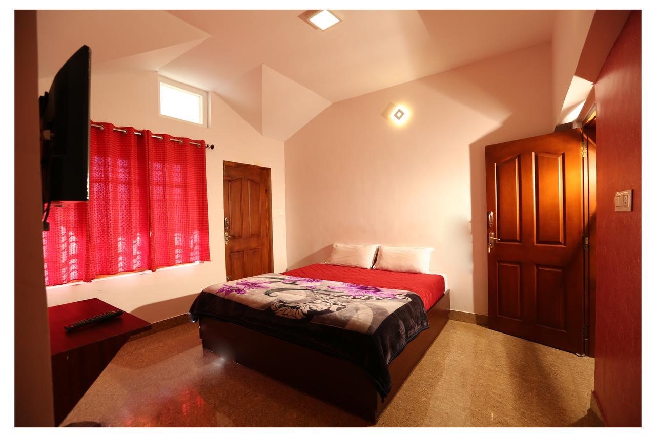 Green Moon Residency Hotel 2*