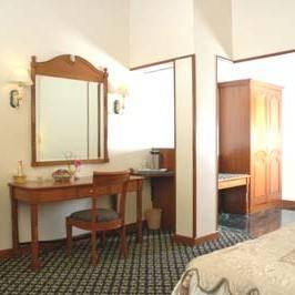 Nahar Nilgiris Hotel 3*