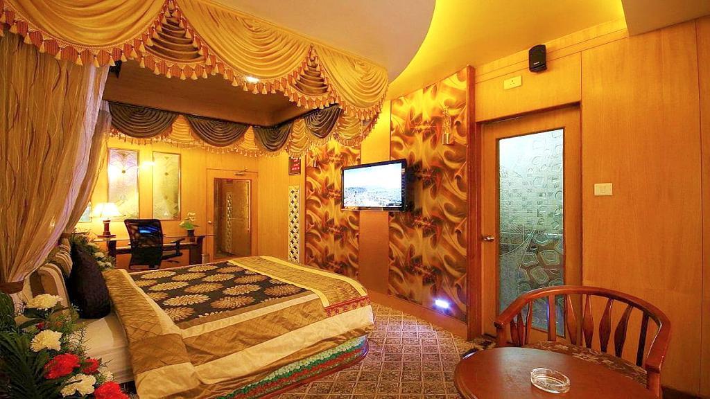 Hotel Astoria Residency 2*