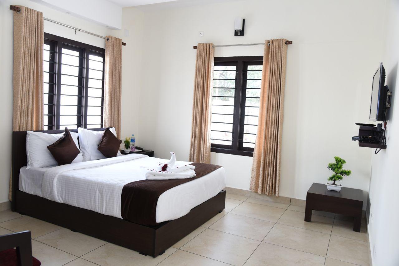 Albisville Hilltop Mansion 3*