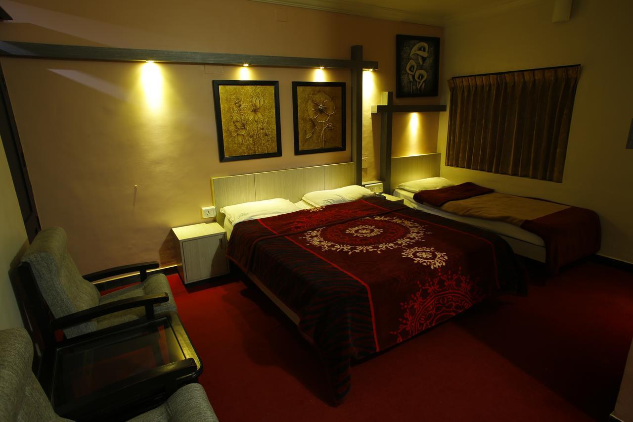 City Palace Hotel *