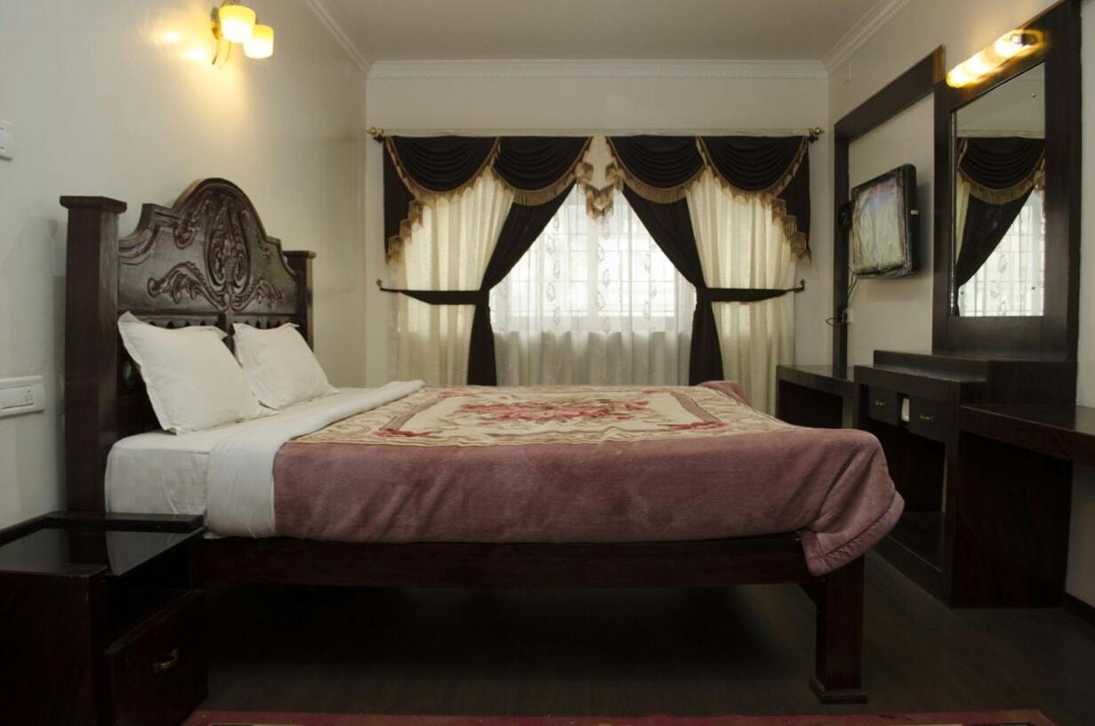 Hotel Kurinji Residency
