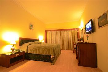 Howard Johnson India Hotel