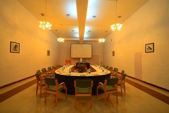 Howard Johnson India Hotel 3*
