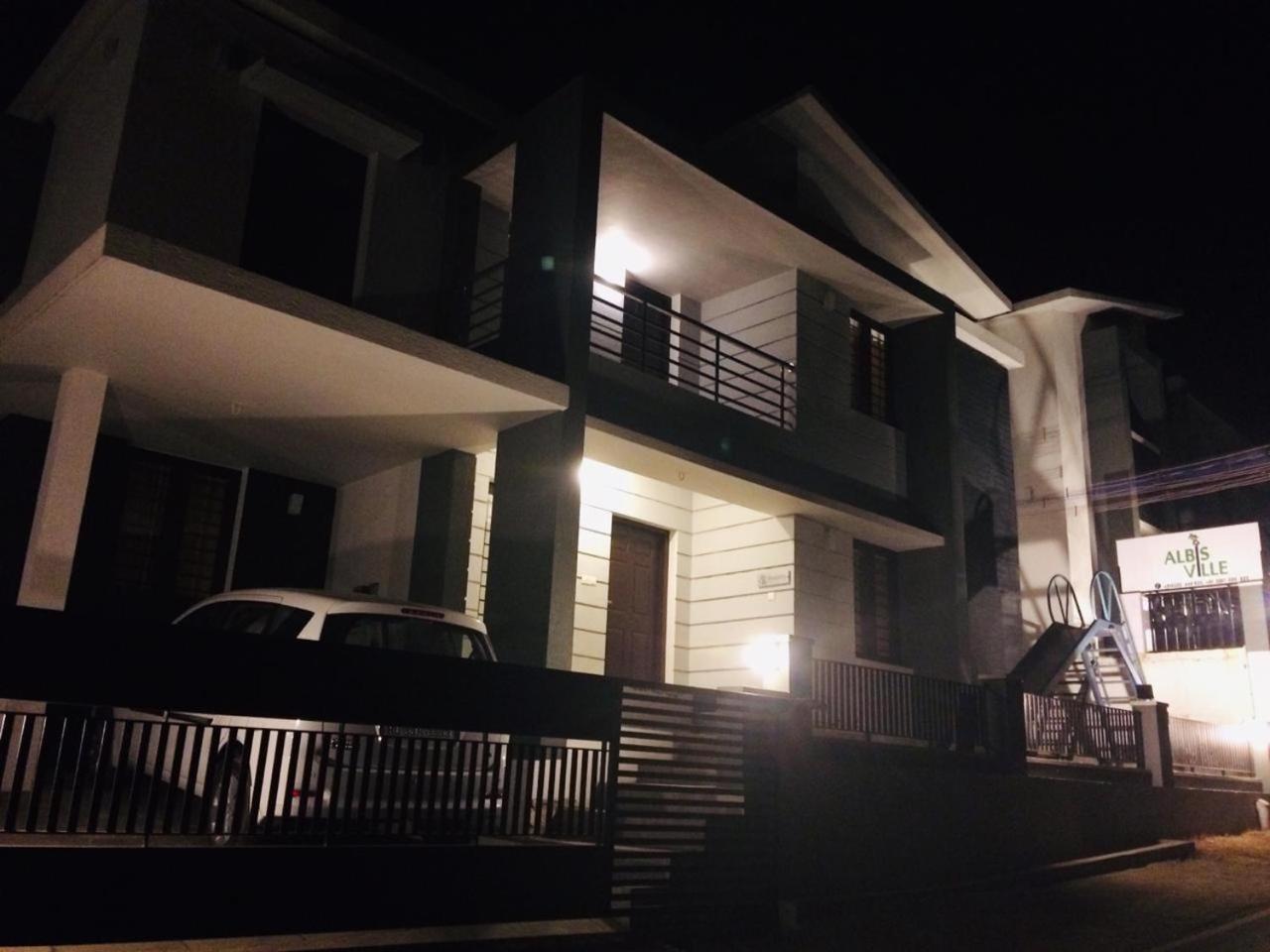 Albisville Hilltop Mansion Ooty