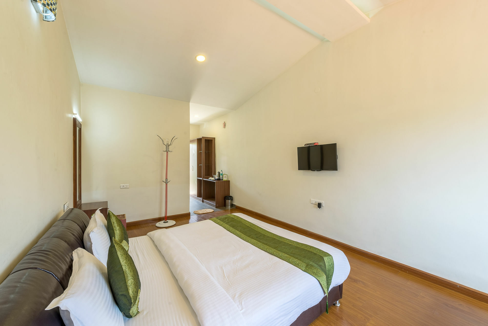 Treebo Trend Yantra Leisures Resort 3*