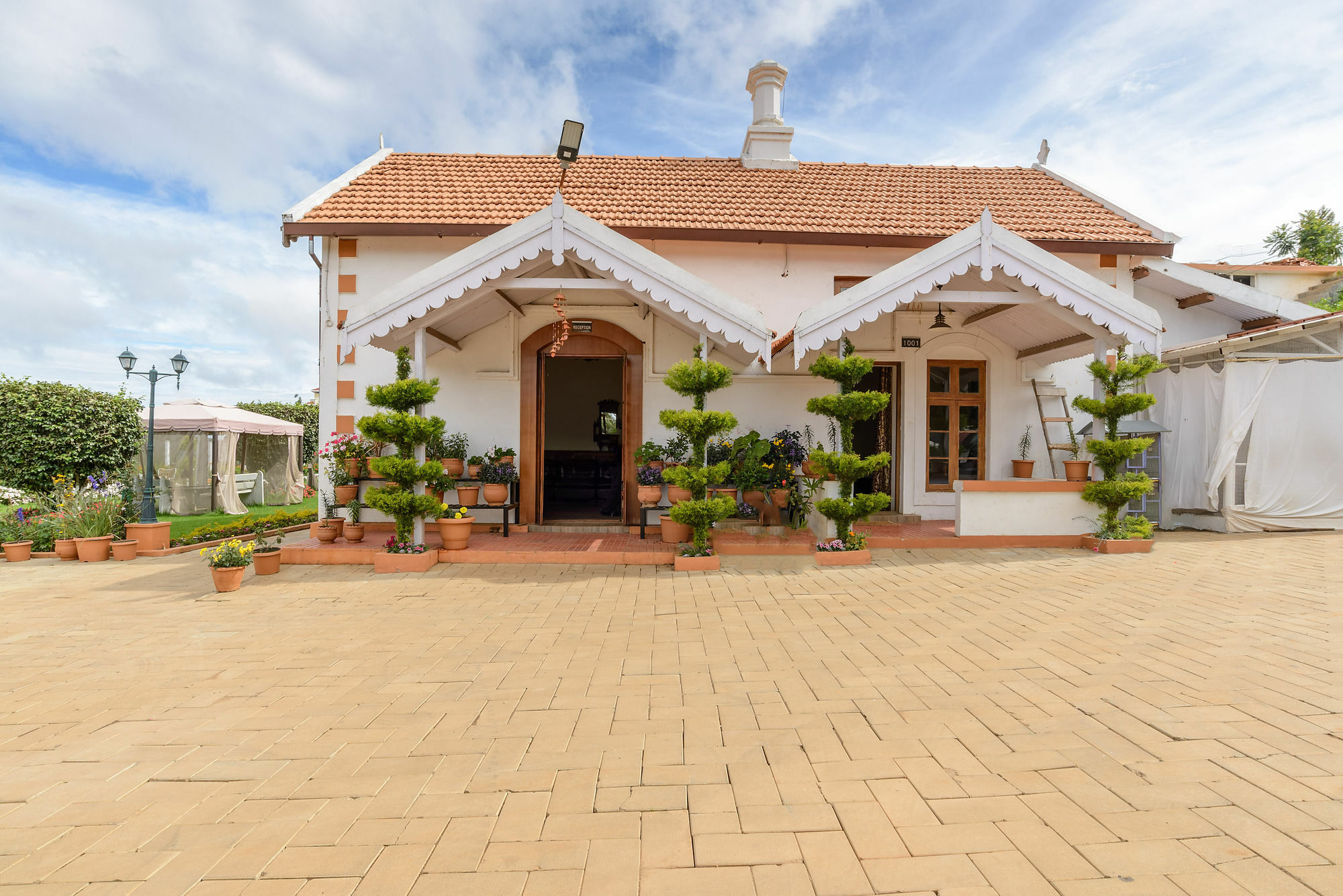 Treebo Trend Yantra Leisures Ooty