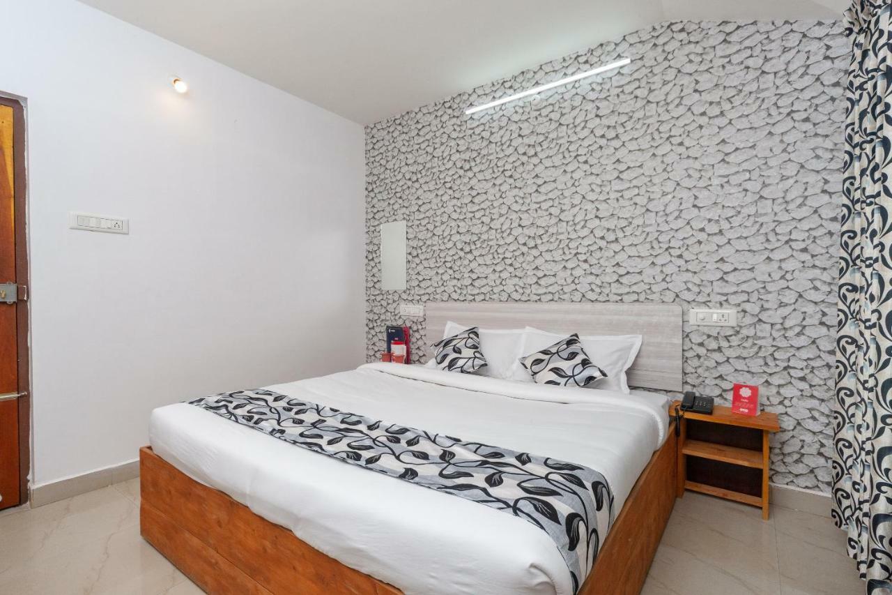 Oyo 17079 Valley Homes Hotel