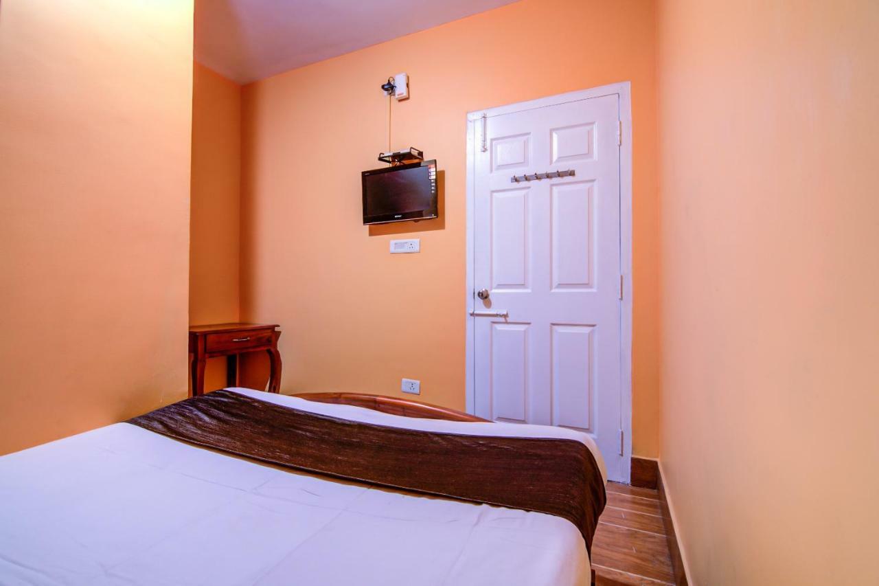 Oyo 19684 Aishwariyaa Gardens Hotel 3*