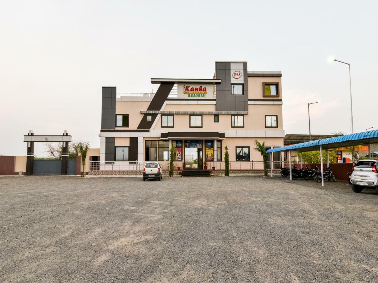 Oyo 41946 Aishwarya Hotel 3*