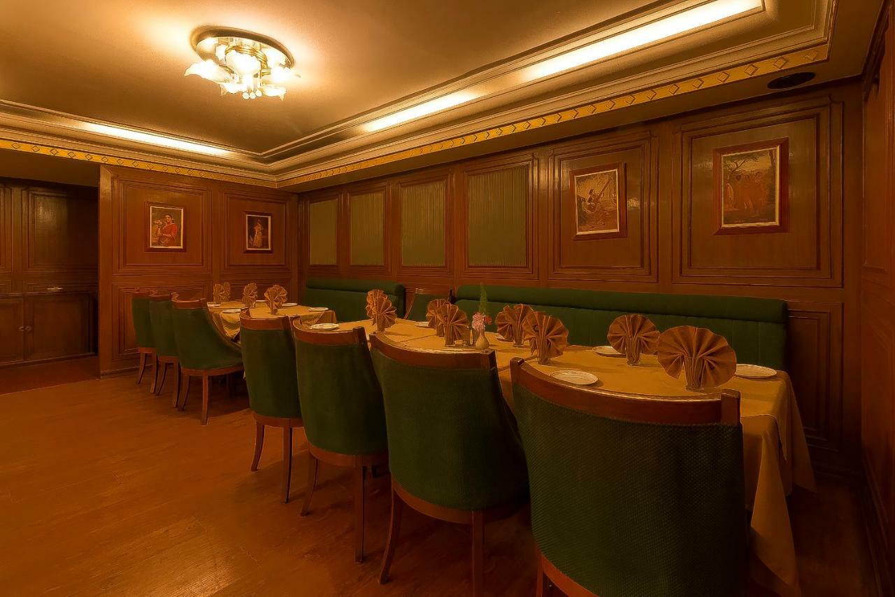 Nahar Nilgiris Hotel 3*