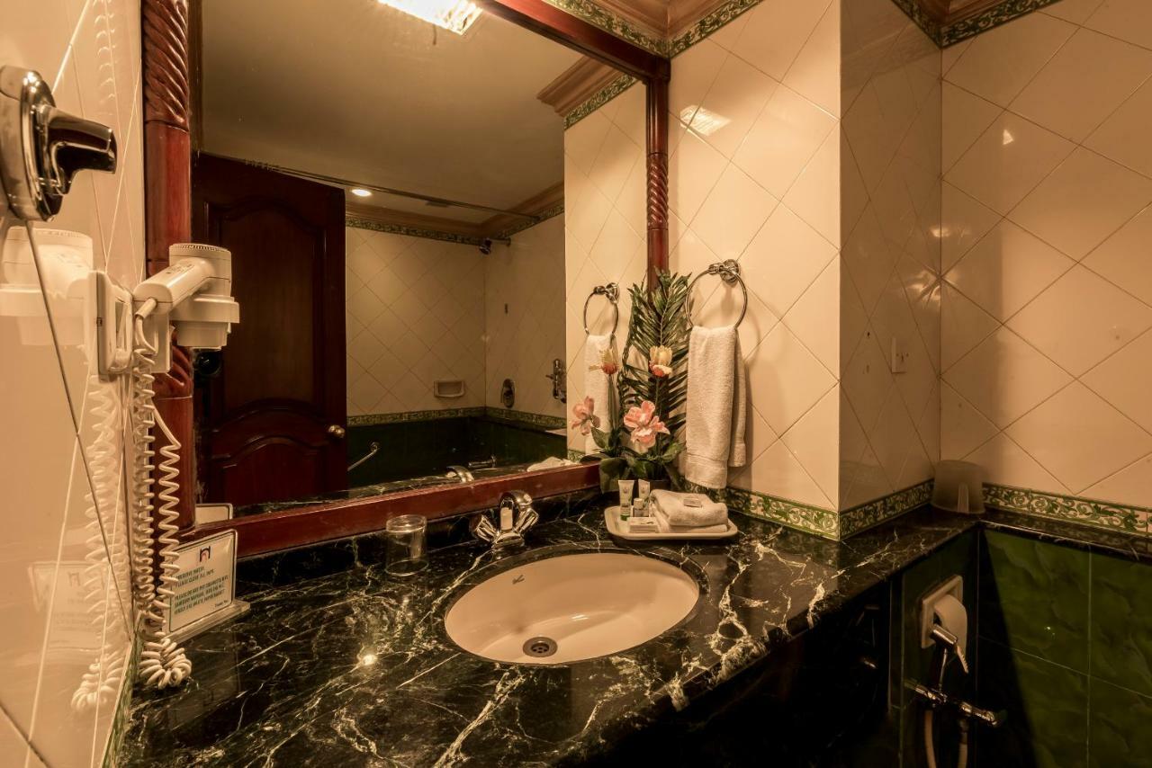Nahar Nilgiris Hotel