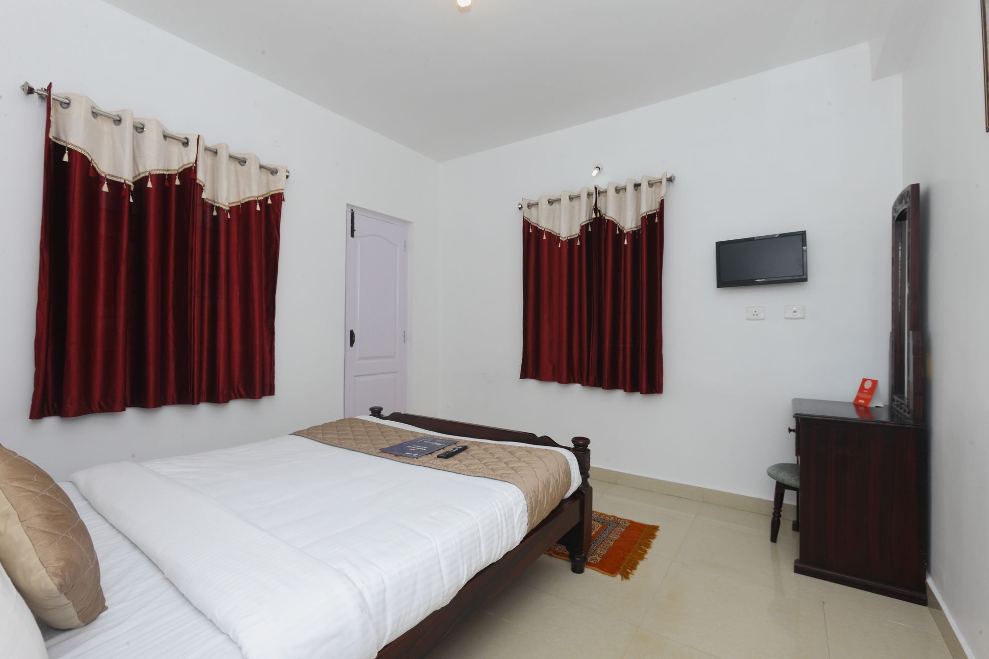 Oyo 014 Funcity Valley View Hotel Ooty